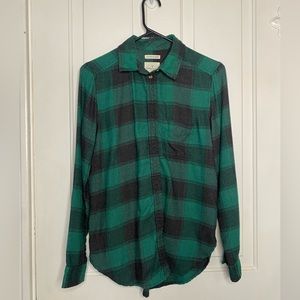 American Eagle black and green flannel XS